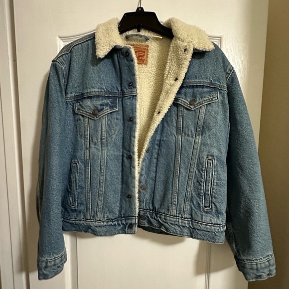 Levi’s Denim Sherpa Lined Jacket - Picture 1 of 3